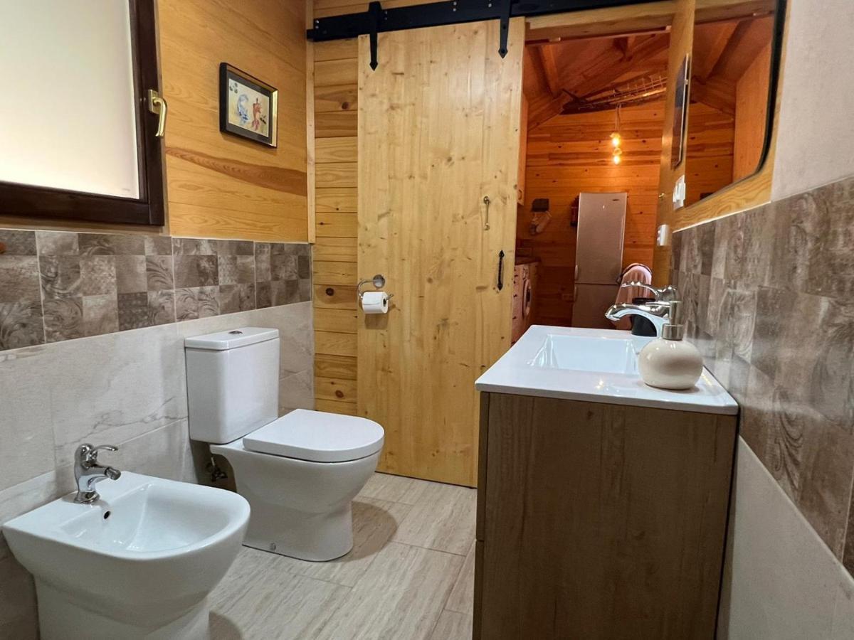 Rustic In The Woods/cabana En El Bosque Amer