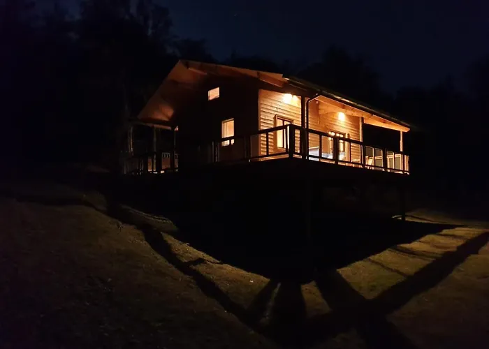 Rustic Cabin In The Woods/Cabana En El Bosque